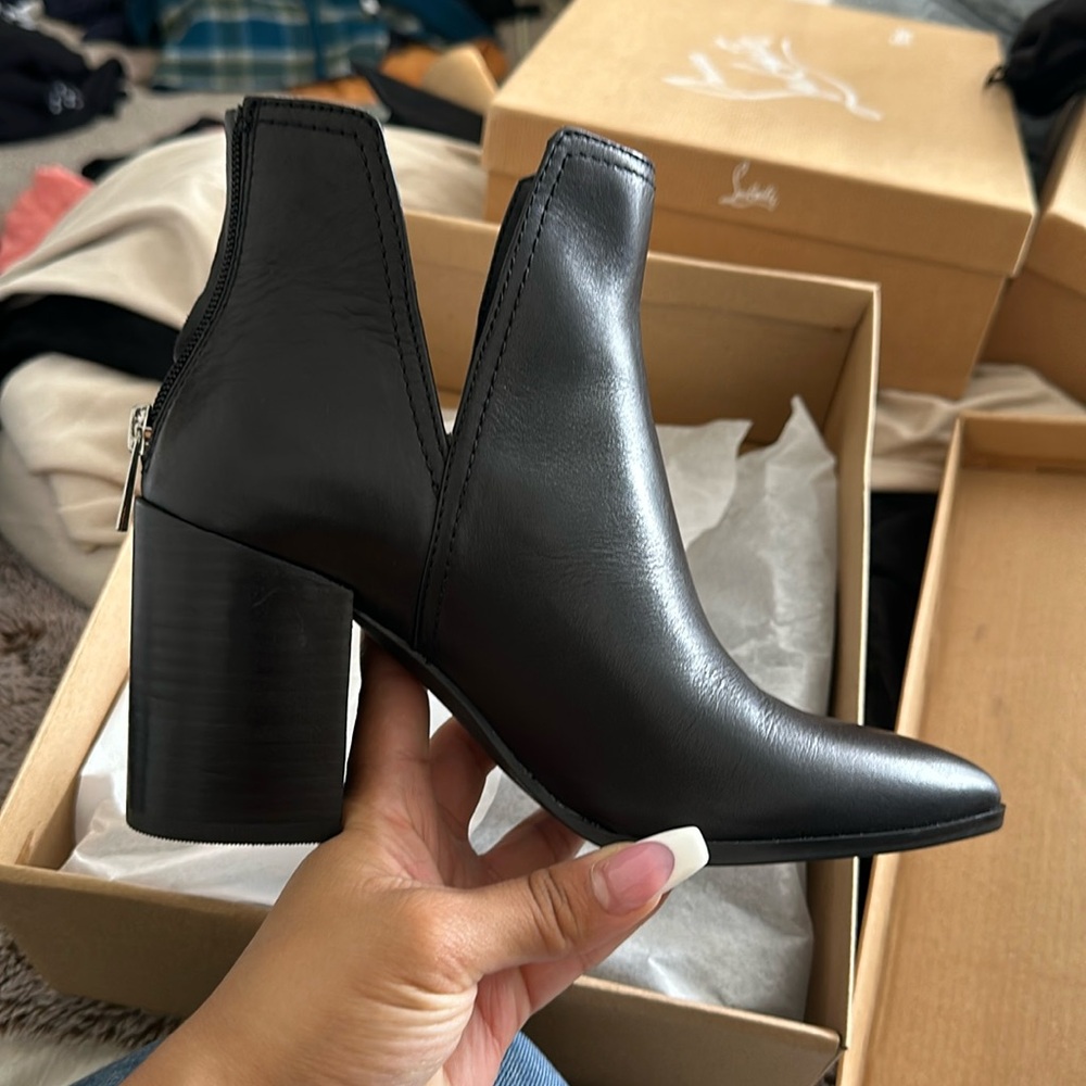 Darci black ankle boot